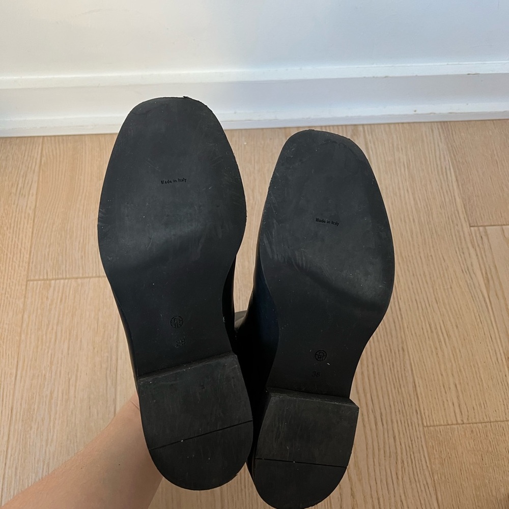 The Row Chelsea Boots - Picture 7 of 9